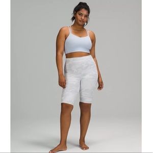 NWT Lululemon Wunder Under Short 10" 
Ribbed